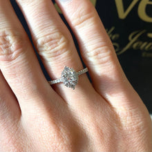 Load image into Gallery viewer, 18ct White Gold Diamond Designer Ring - B451