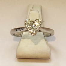Load image into Gallery viewer, Diamond White Heart Gold Ring Band