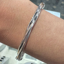 Load image into Gallery viewer, White Gold Plain Interlocking Bangle - Product Code - VX661
