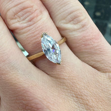 Load image into Gallery viewer, 9ct Yellow Gold Marquise Stone Set Ring - Product Code - H171
