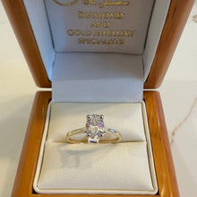 Load image into Gallery viewer, One Carat Oval Lab Diamond Ring - Product Code - LB18
