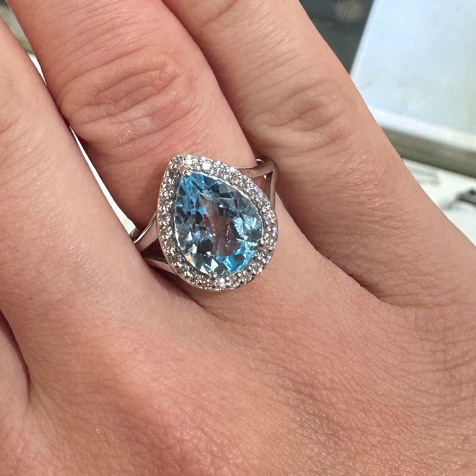 Pear Shaped Blue Topaz Diamond Ring Product Code Wx284