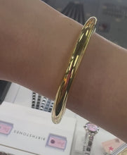 Load and play video in Gallery viewer, Nomination Plain Polished Bangle
