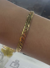 Load and play video in Gallery viewer, Nomination Herringbone Design Bracelet
