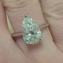 Load and play video in Gallery viewer, Two Carat Lab Diamond Ring - Product Code - LB41
