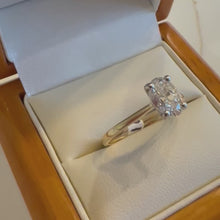 Load and play video in Gallery viewer, One Carat Oval Lab Diamond Ring - Product Code - LB18
