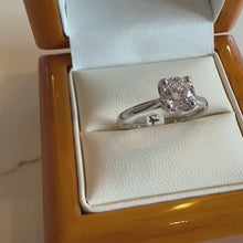 Load and play video in Gallery viewer, One Carat Lab Grown Platinum Ring - Product Code - LB24
