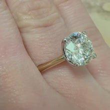 Load and play video in Gallery viewer, 2.58ct Round Brilliant Cut Lab Diamond Ring - Product Code - LB34
