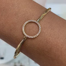 Load and play video in Gallery viewer, 9ct Yellow Gold Hallmarked Bangle - Product Code - VX313
