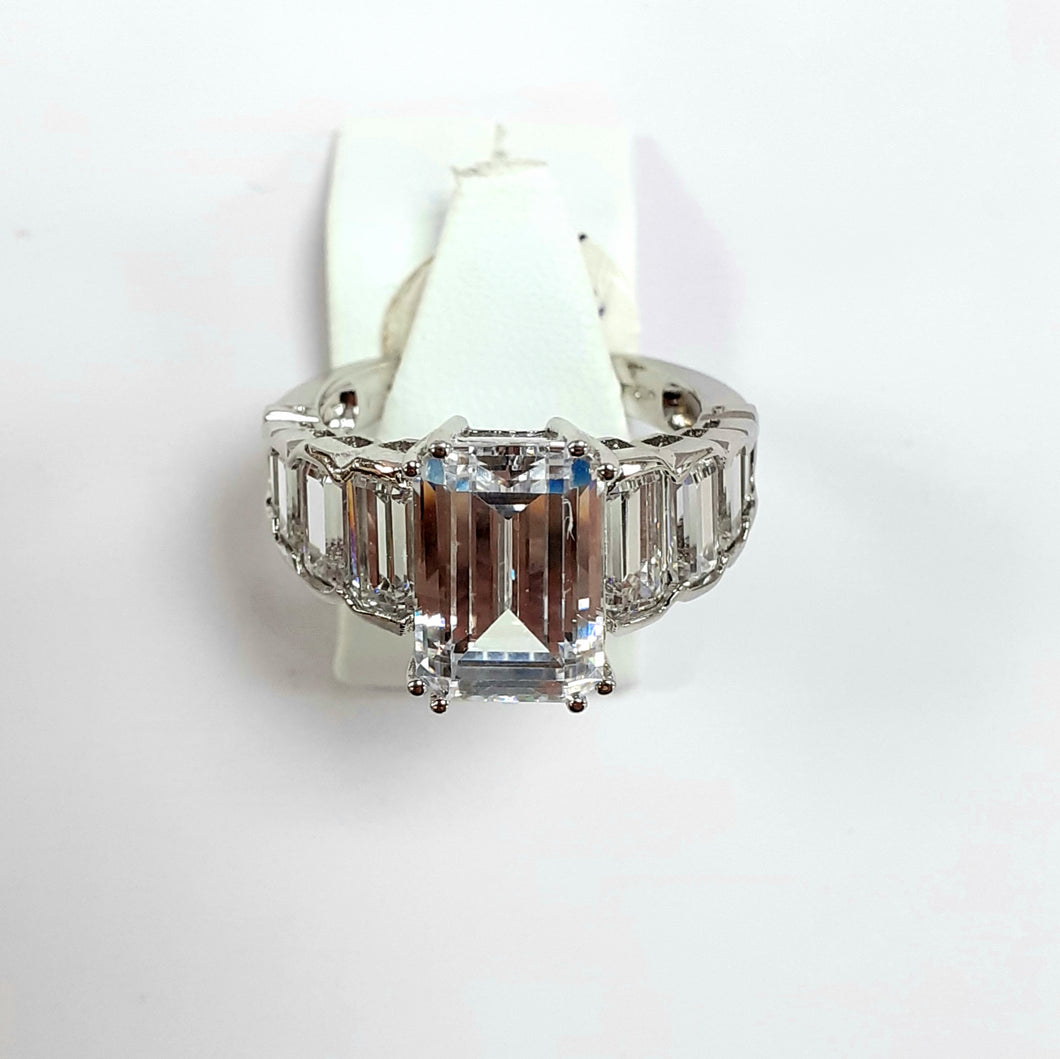 9ct White Gold Hallmarked Cubic Zirconia Ring - Product Code - VX595