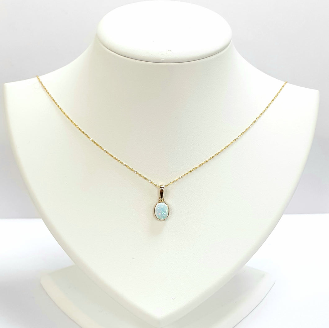 9ct Yellow Gold Opal Pendant - Product Code - VX946 & C656