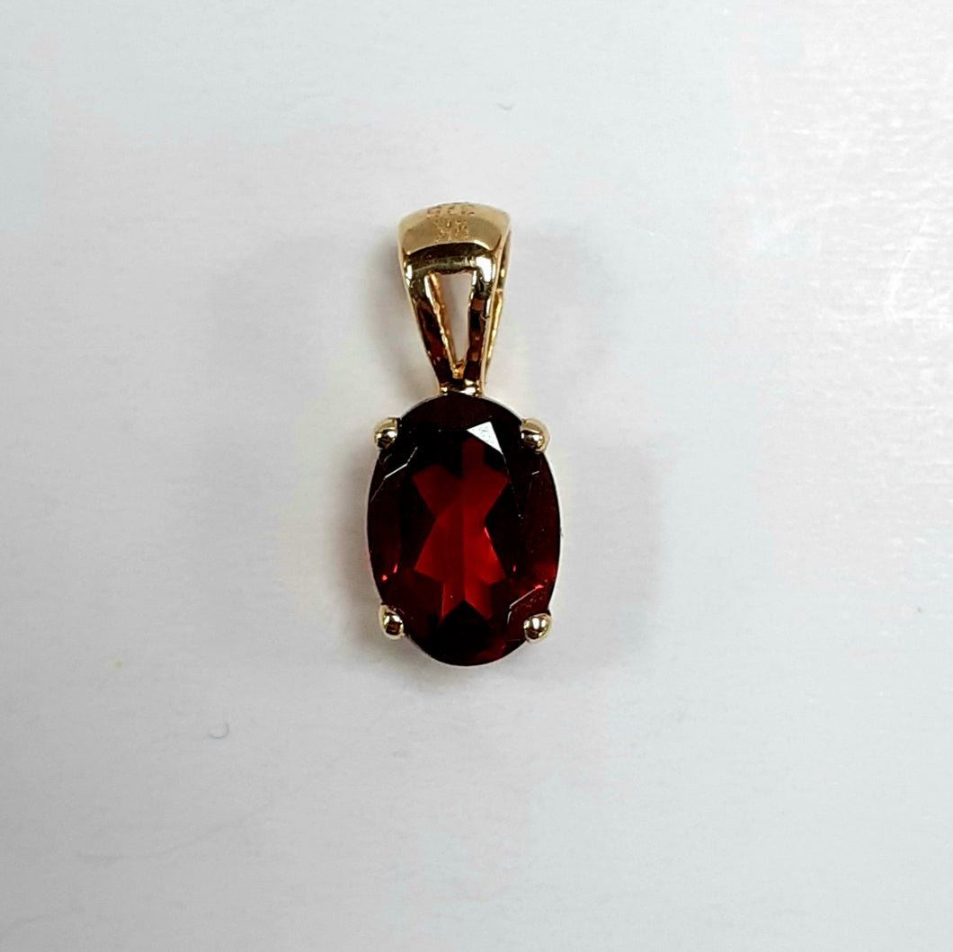 9ct Yellow Gold Garnet Pendant - Product Code - A184