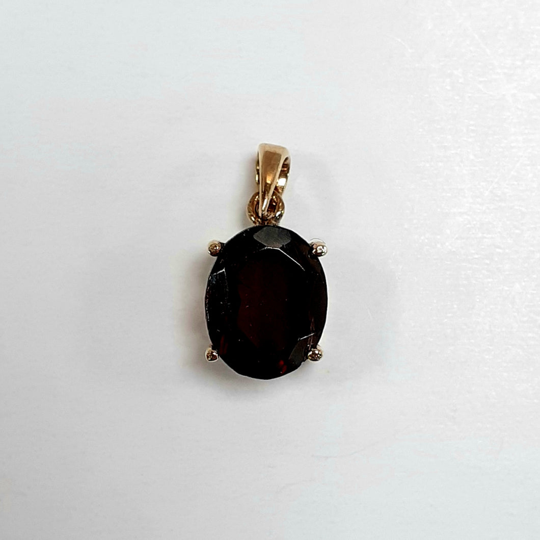 9ct Yellow Gold Garnet Pendant - Product Code - F813