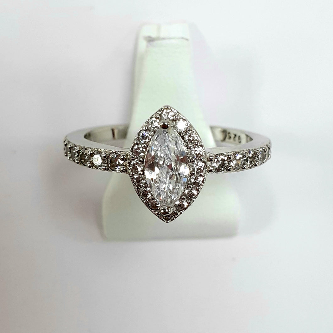 Silver Ring Hallmarked 925 - Product Code - F187