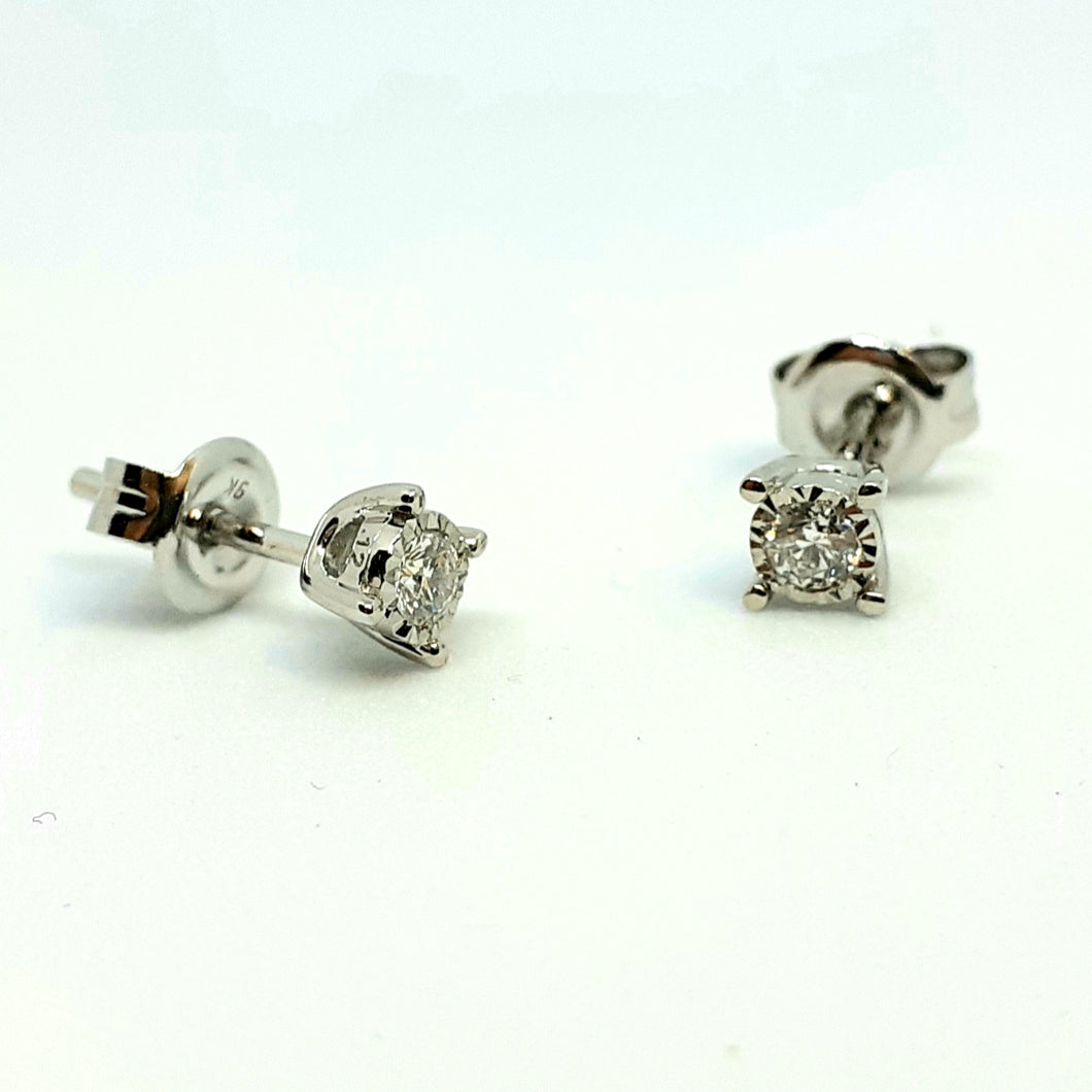 9ct White Gold Single Stone Diamond Earring - Product Code - B39