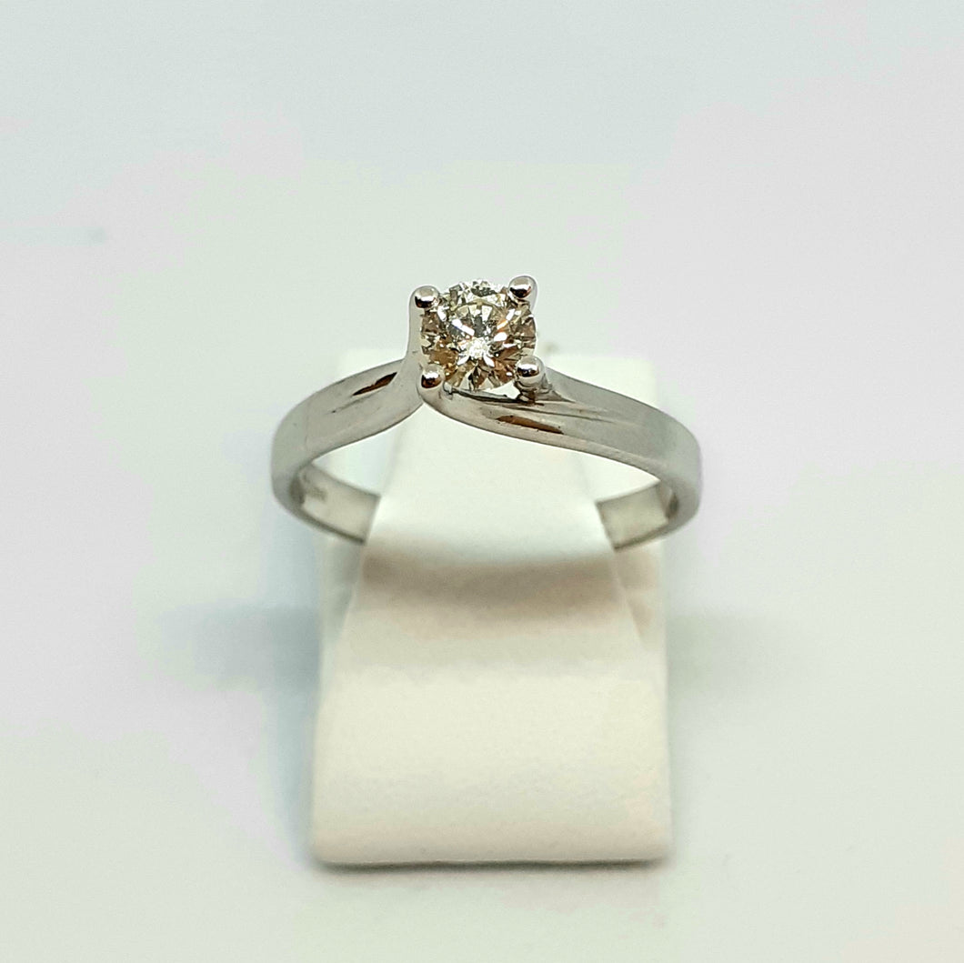 18ct White Gold Hallmarked Designer Diamond Solitaire Ring - Product Code - Y403