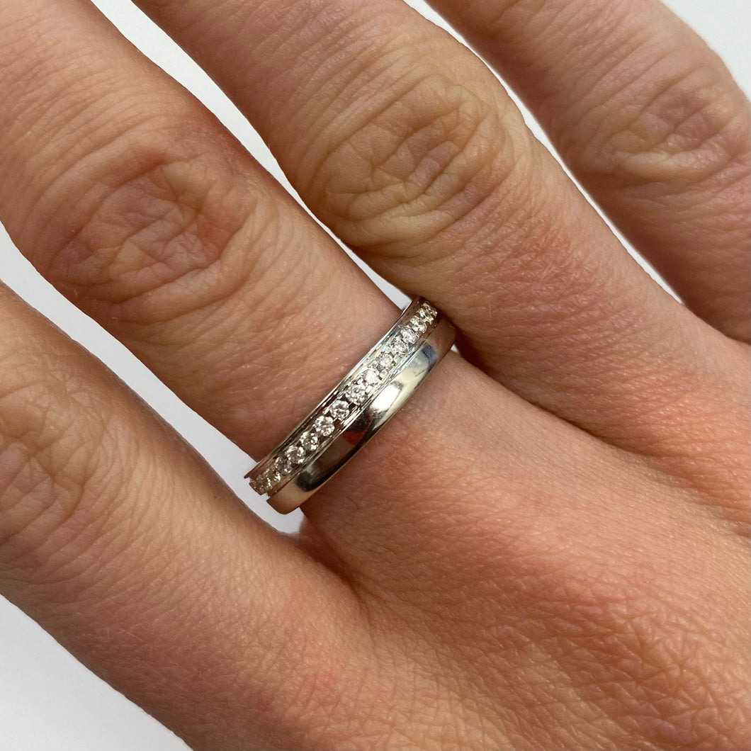 9ct White Gold Diamond Wedding Ring - Product Code - G616