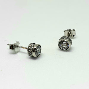 9ct White Gold Hallmarked Stone Set Earrings - Product Code - VX586