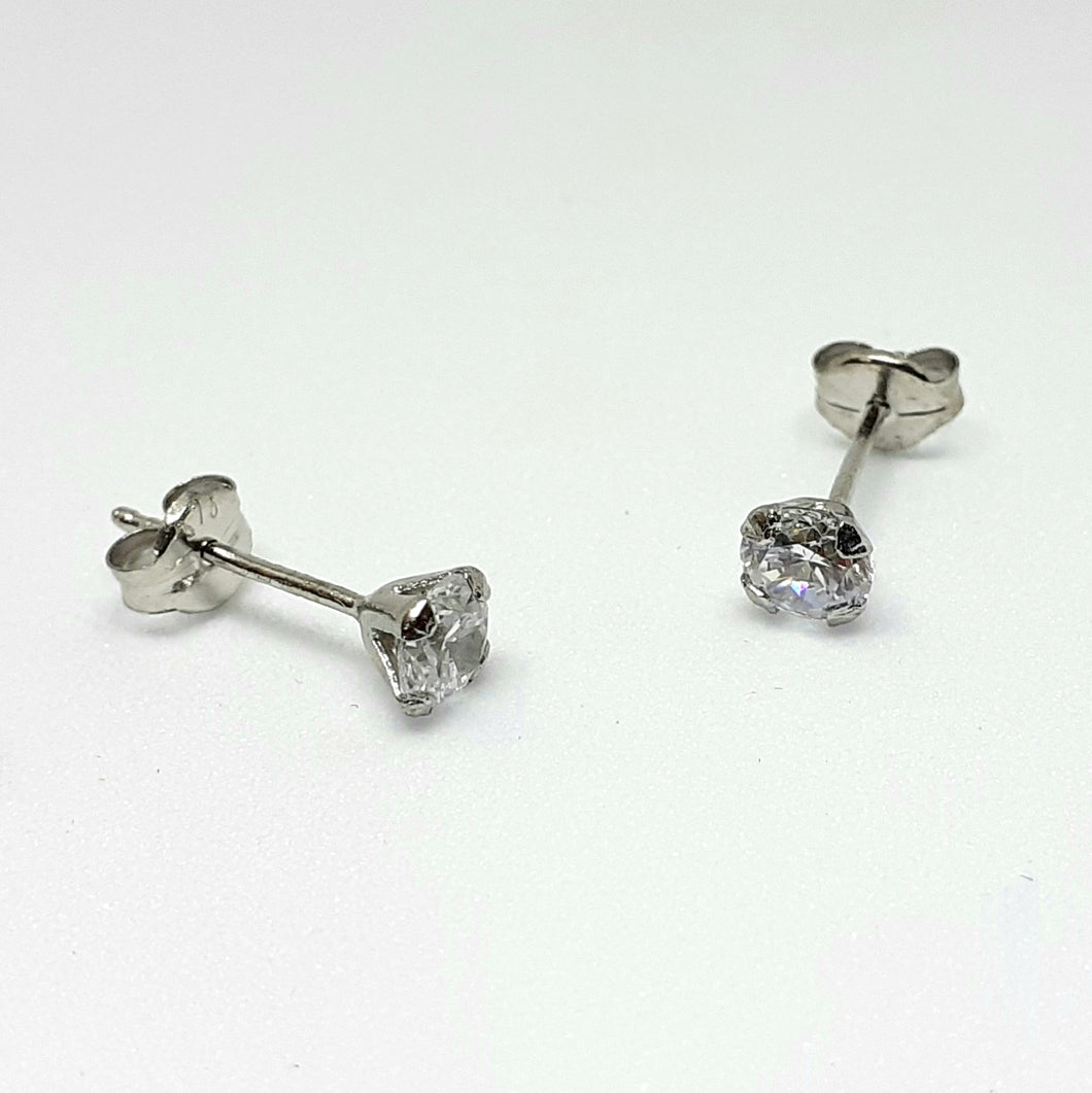 9ct White Gold Hallmarked Stone Set Earrings - Product Code - VX589
