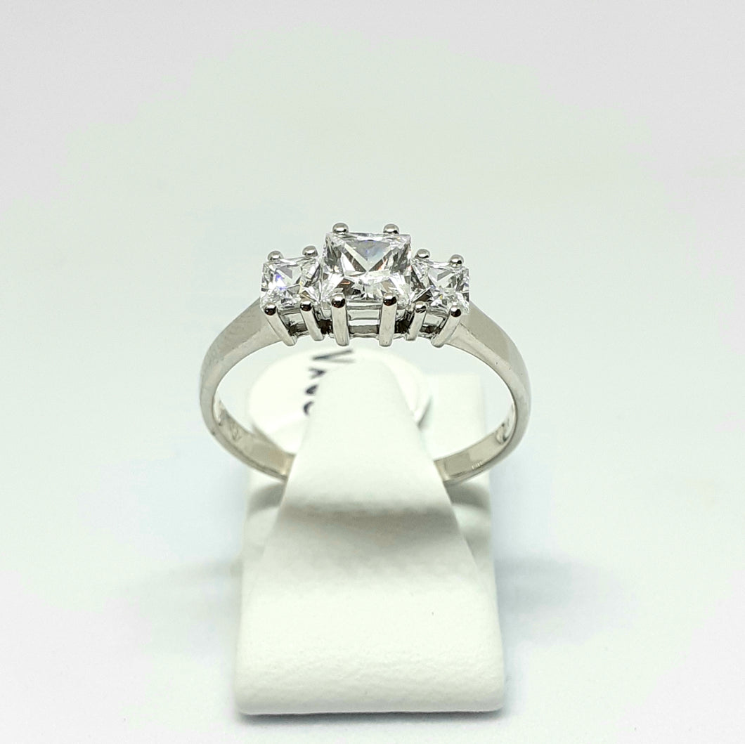 9ct White Gold Hallmarked Stone Set Ring - Product Code - VX624