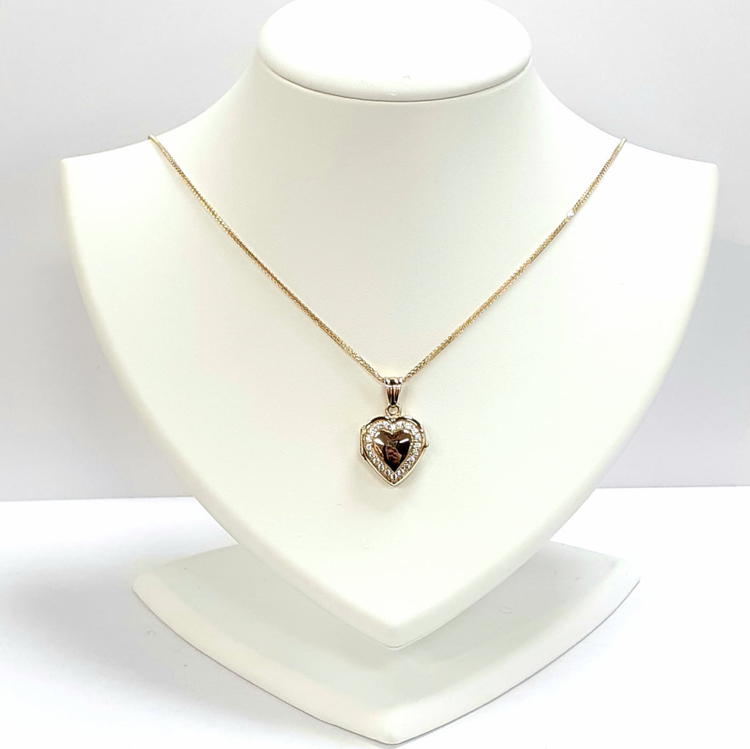 9ct Yellow Gold Hallmarked Locket - Product Code - U700 / VX206