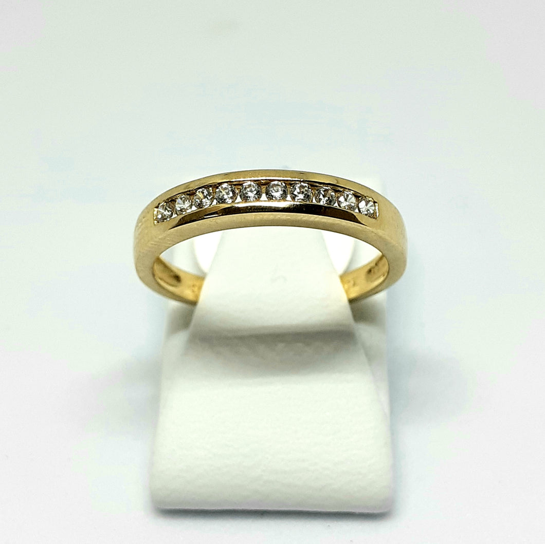 9ct Yellow Gold Hallmarked Stone Set Ring - Product Code - VX472