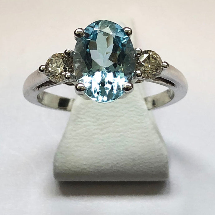 Diamond and Aquamarine White Gold Oval Ring