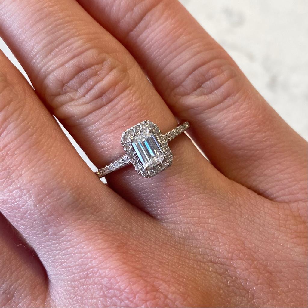 Diamond cut halo ring Clearance