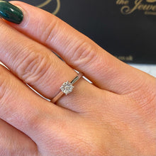 Load image into Gallery viewer, 9ct White Gold Diamond Ring - G725
