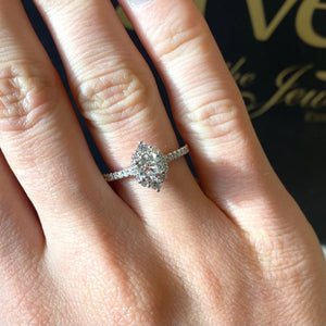 18ct White Gold Diamond Designer Ring - B451