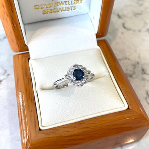 18ct Sapphire & Diamond Designer Ring - B449
