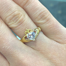 Load image into Gallery viewer, Yellow Gold Claddagh Ring - C985
